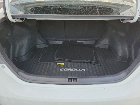 Used 2019 Toyota Corolla LE image 30