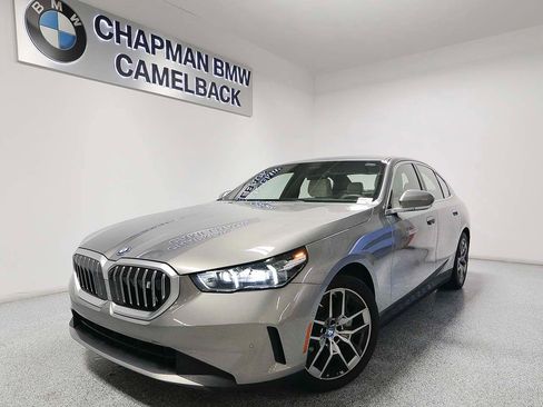 Used 2025 BMW i5 eDrive40i w/ Premium Package image 1