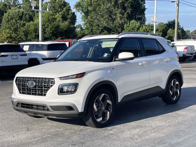 Certified 2025 Hyundai Venue SEL FWD image 3
