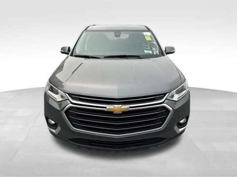 Used 2021 Chevrolet Traverse LT w/ LPO, Cargo Package FWD image 3