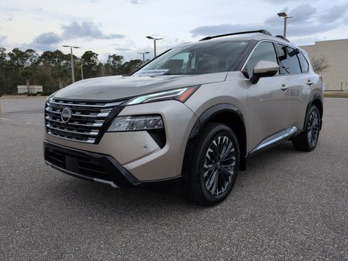 New 2026 Nissan Rogue Platinum image 9