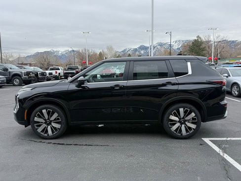 New 2026 Mitsubishi Outlander SE image 4