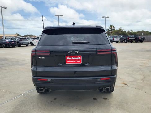Used 2024 Chevrolet Traverse LS w/ Midnight/Sport Edition FWD image 4