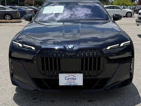 Used 2023 BMW 760i xDrive AWD/4WD image 2