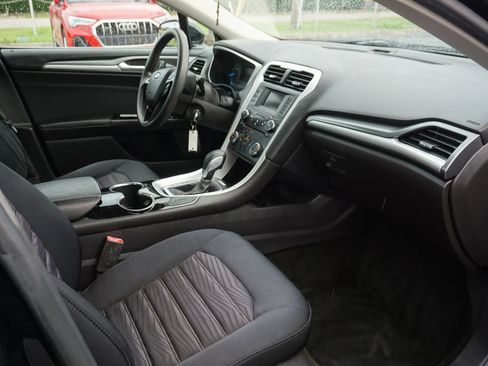 Used 2016 Ford Fusion SE FWD image 21