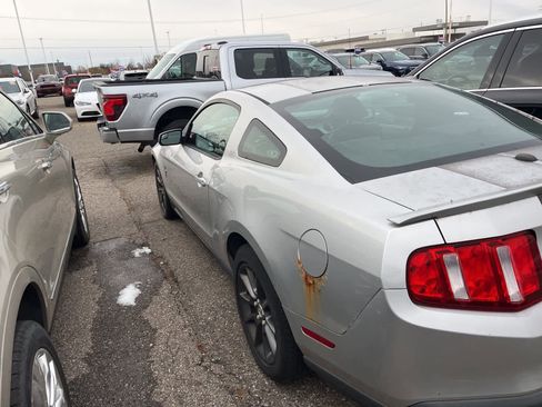 Used 2010 Ford Mustang Coupe image 10