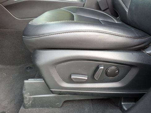 Used 2023 Ford Explorer Limited w/ Hybrid Equipment Group 310A AWD/4WD image 17