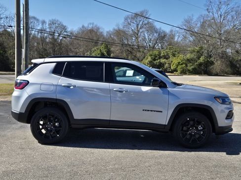 New 2026 Jeep Compass Latitude image 5