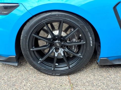 Used 2017 Ford Mustang Shelby GT350 RWD image 9