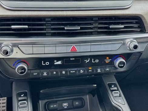 Used 2021 Kia Telluride SX w/ Towing Package FWD image 12
