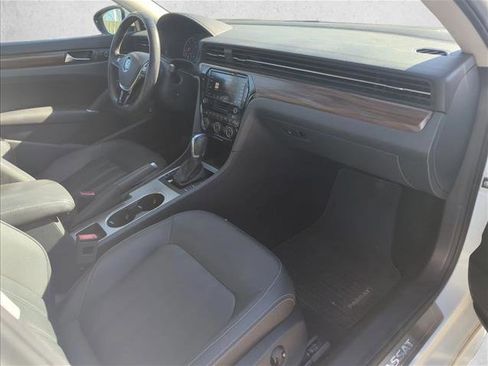 Used 2020 Volkswagen Passat 2.0T SEL image 19