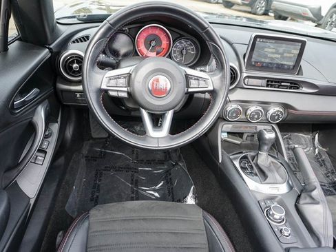 Used 2018 FIAT 124 Spider Abarth image 13
