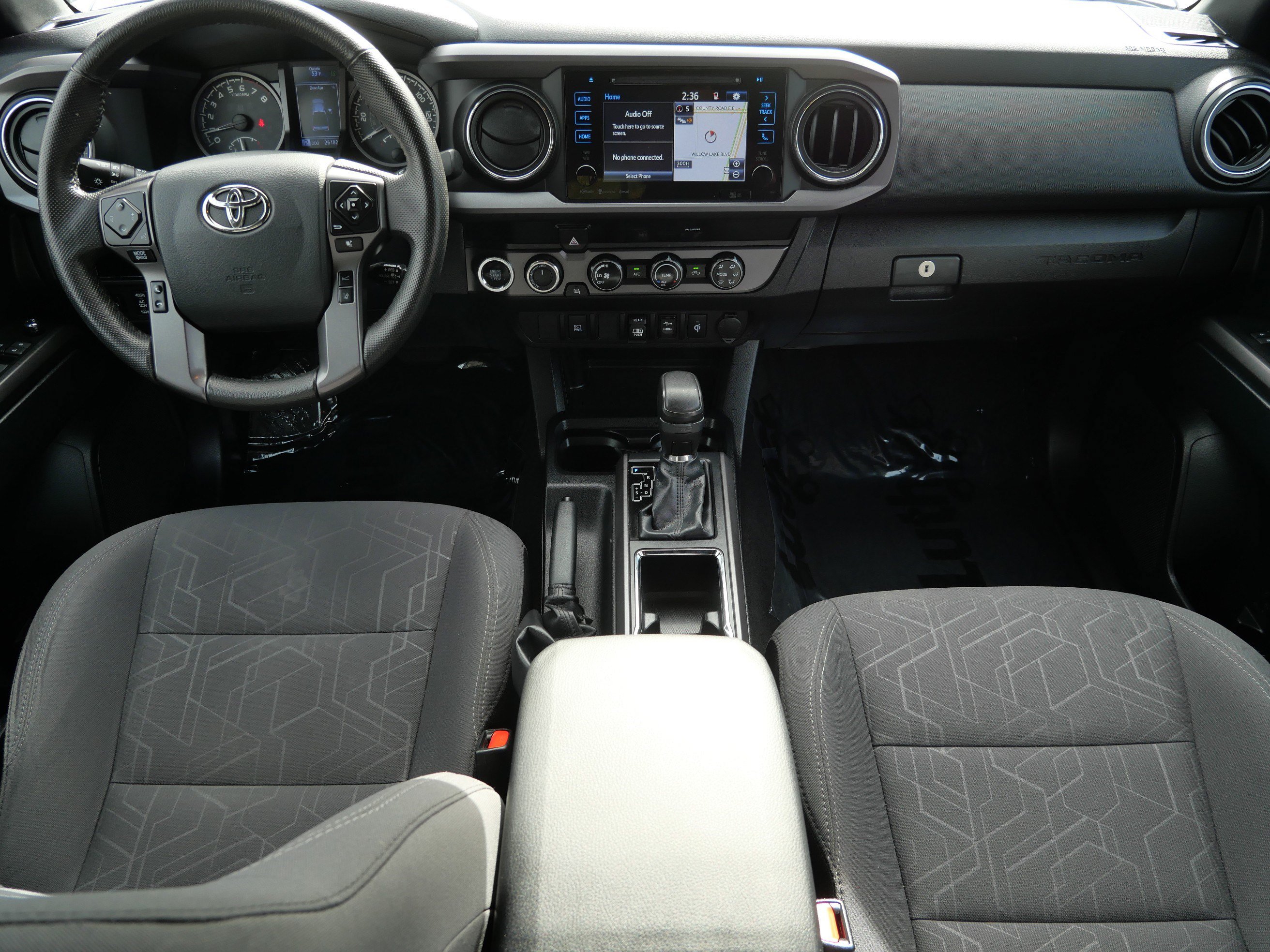 Used 2018 Toyota Tacoma TRD Sport AWD/4WD image 10