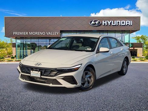 New 2025 Hyundai Elantra SE image 1