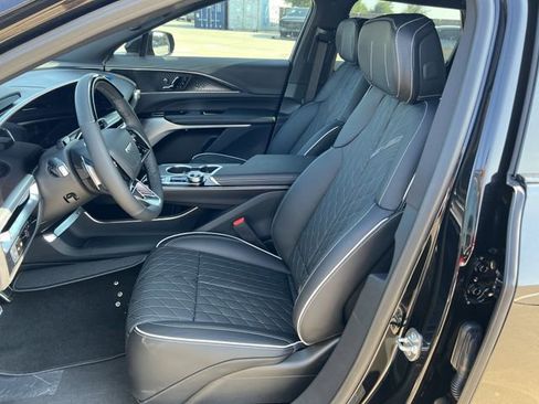 New 2026 Cadillac Lyriq V image 21