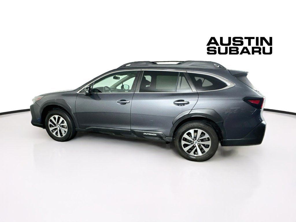 Used 2023 Subaru Outback Premium AWD/4WD image 4