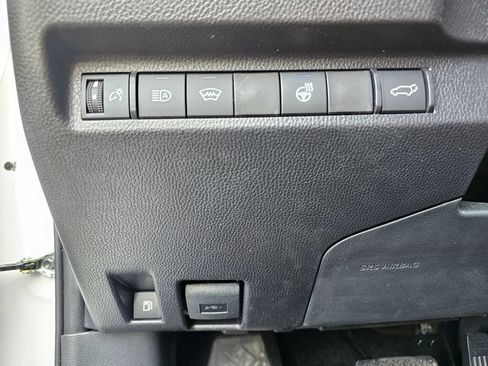Used 2025 Toyota RAV4 XLE Premium w/ Weather Package AWD/4WD image 24