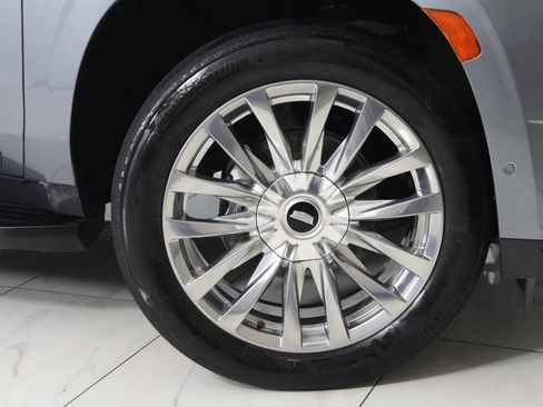 Used 2022 Cadillac Escalade ESV Premium Luxury image 19