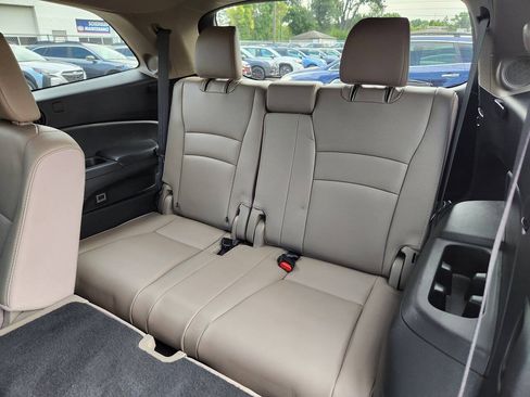Used 2021 Honda Pilot Touring image 13