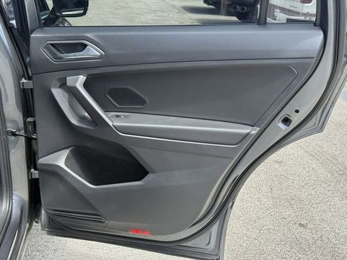 Used 2021 Volkswagen Tiguan SE R-Line image 35