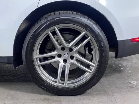 Certified 2020 Porsche Macan S AWD/4WD image 11