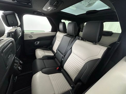 Used 2023 Land Rover Discovery HSE R-Dynamic AWD/4WD image 33