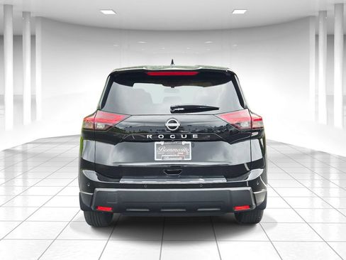 Used 2025 Nissan Rogue SV FWD image 4