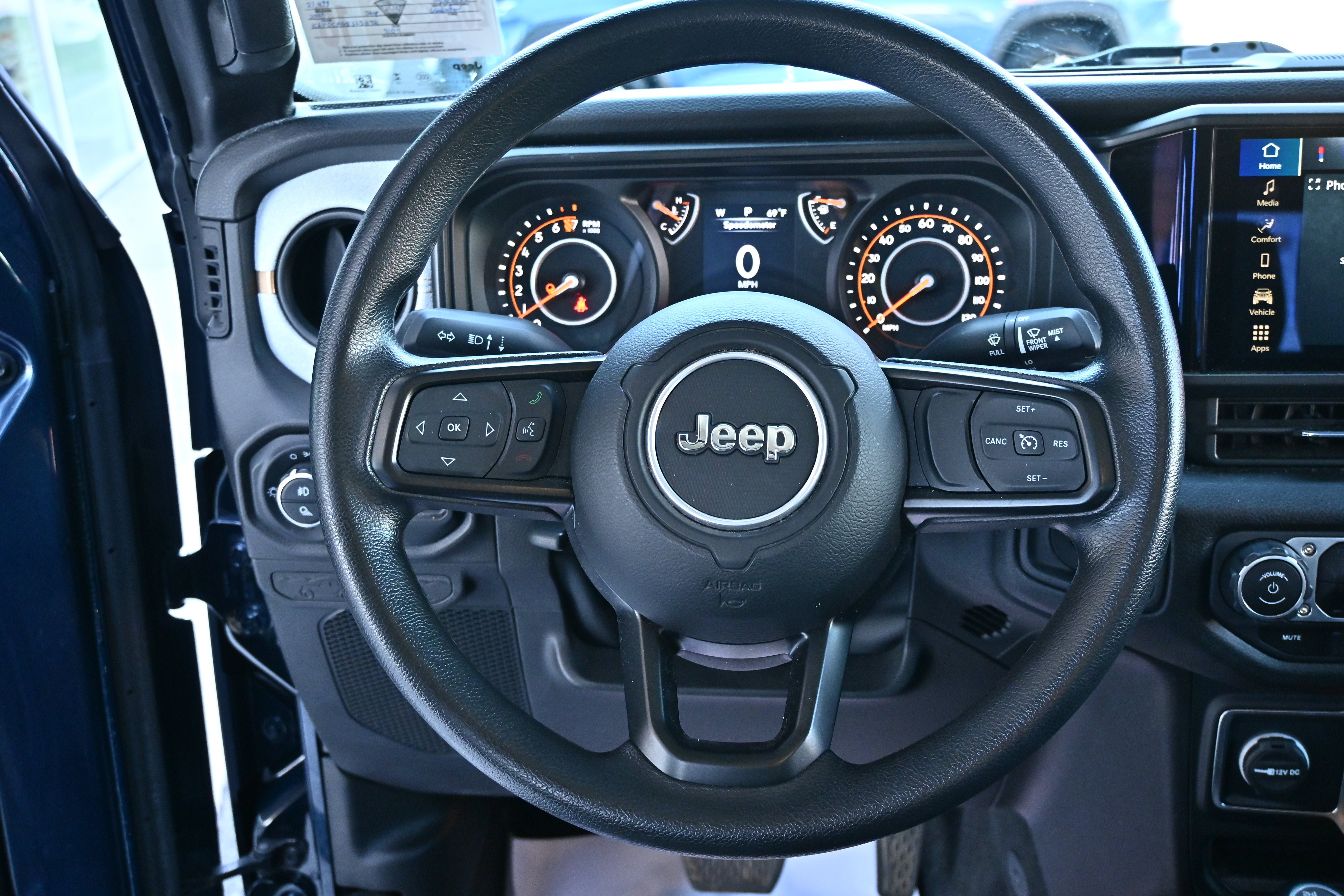 Used 2025 Jeep Gladiator Sport AWD/4WD image 16