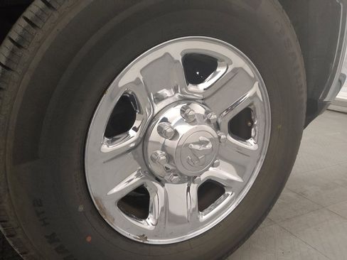 Used 2017 RAM 2500 Tradesman w/ Chrome Appearance Group AWD/4WD image 31