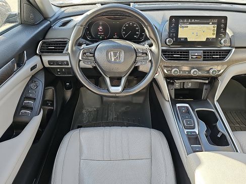 Used 2019 Honda Accord Touring image 10