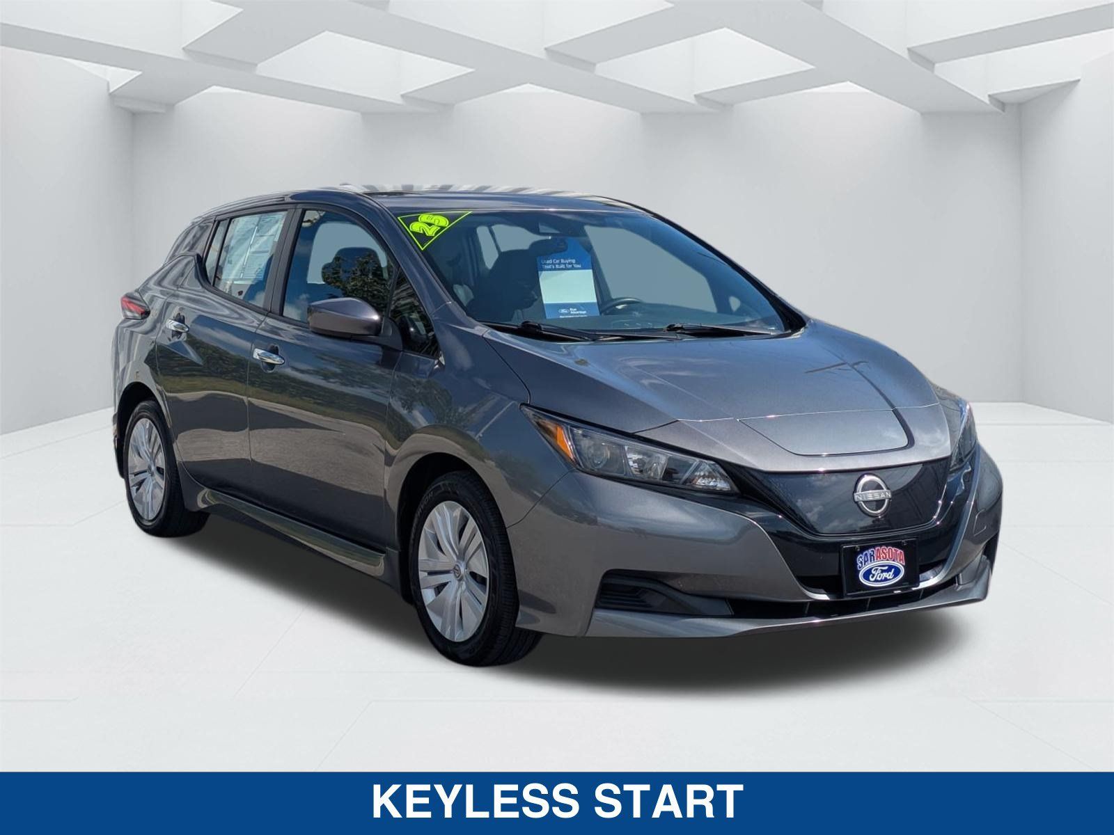 Used 2025 Nissan Leaf S FWD image 3