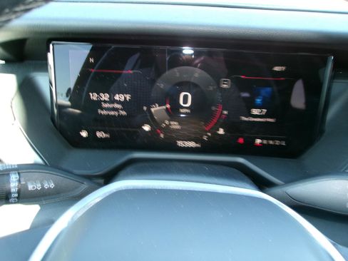 Used 2025 GMC Acadia Elevation image 18