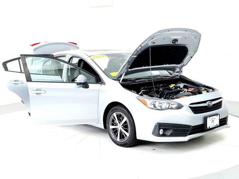 Used 2023 Subaru Impreza 2.0i Premium AWD/4WD image 12