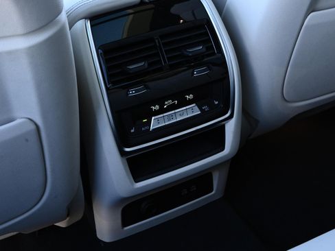 Certified 2025 BMW X7 xDrive40i w/ Executive Package image 30