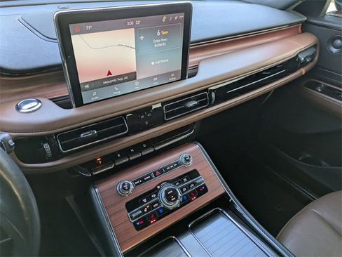 Used 2022 Lincoln Aviator Reserve w/ Elements Package Plus image 11