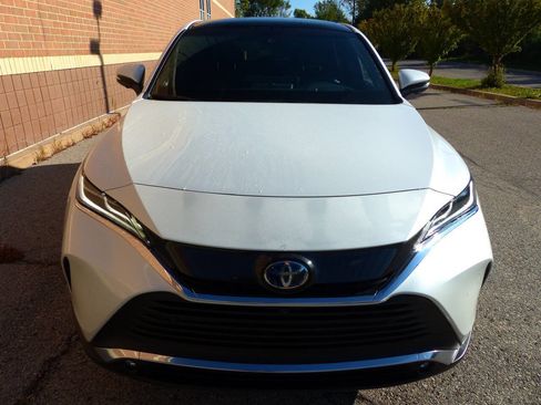 Used 2024 Toyota Venza Limited image 10