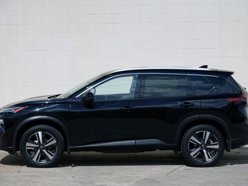 Used 2024 Nissan Rogue SL AWD/4WD image 45