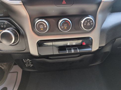 Used 2020 RAM 1500 Big Horn AWD/4WD image 18