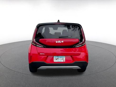 Used 2025 Kia Soul LX w/ LX Technology Package FWD image 11