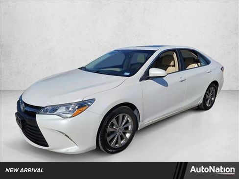 Used 2015 Toyota Camry XLE image 1
