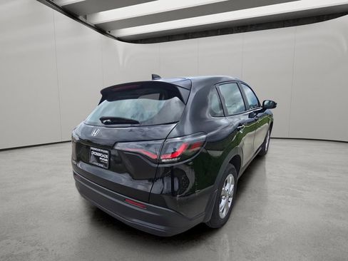 Used 2025 Honda HR-V LX image 5