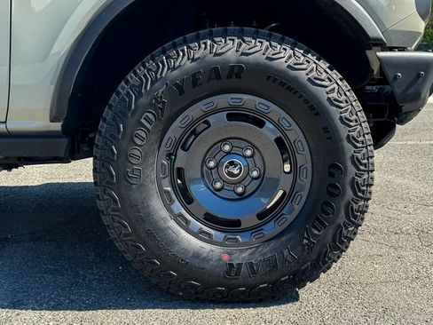 Certified 2025 Ford Bronco Badlands w/ Sasquatch Package AWD/4WD image 10