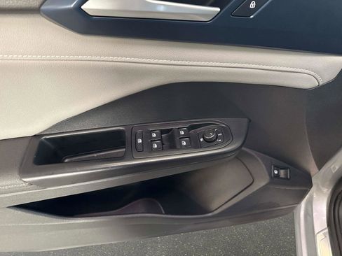 Certified 2024 Volkswagen Taos SE image 19