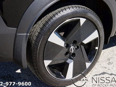 New 2025 Nissan Kicks SR image 7