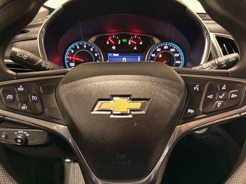 Used 2019 Chevrolet Equinox LT image 17