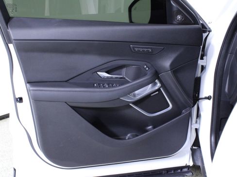 Used 2022 Jaguar E-PACE SE image 20
