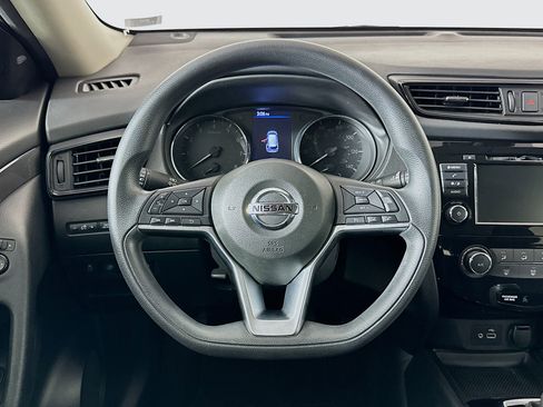 Used 2020 Nissan Rogue S FWD image 18