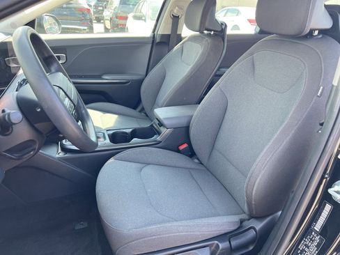 Used 2025 Kia K4 LXS image 10