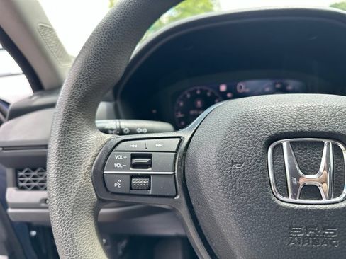 Certified 2023 Honda Accord EX image 31