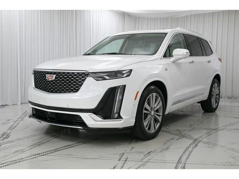 Used 2024 Cadillac XT6 Premium Luxury w/ Technology Package image 4